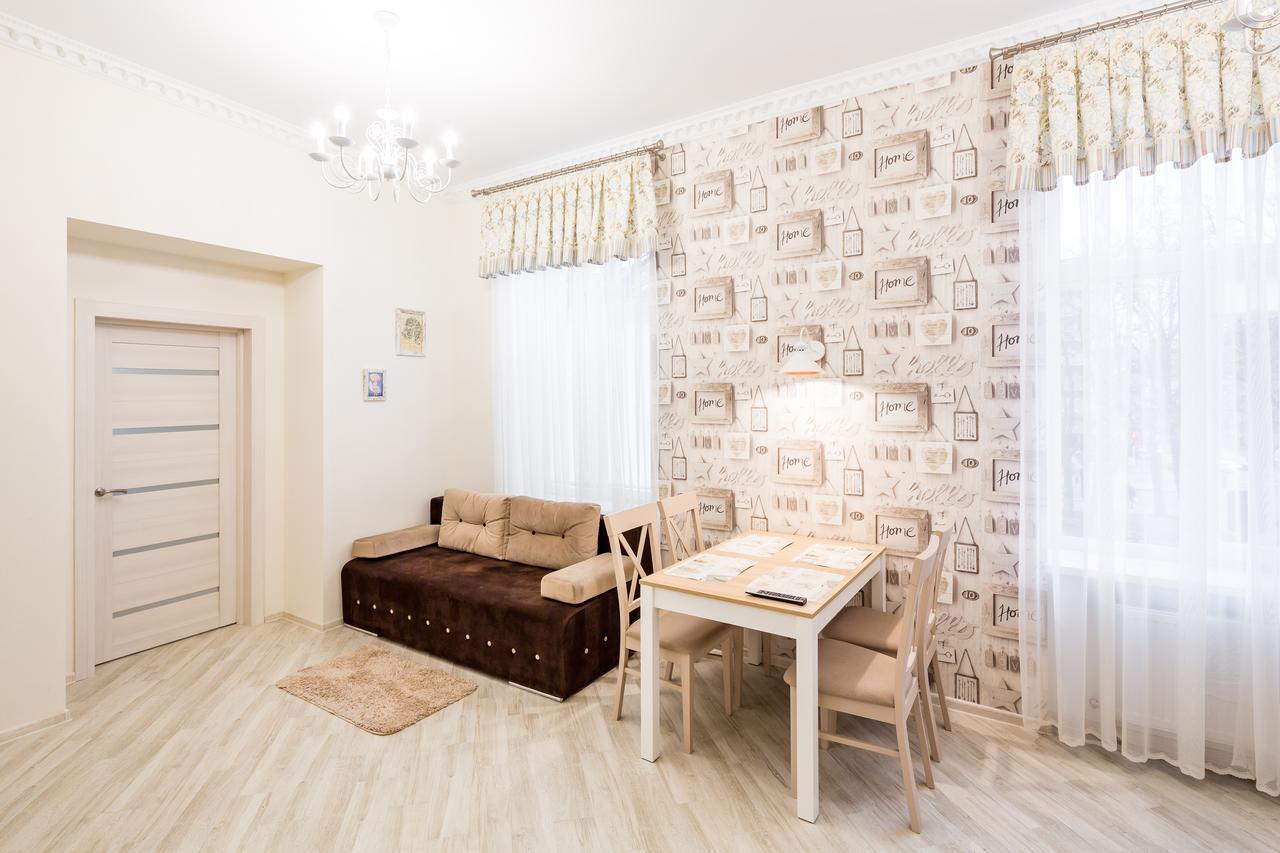 Leogrand Vip Apartments On Udatnogo 4 Lviv Extérieur photo