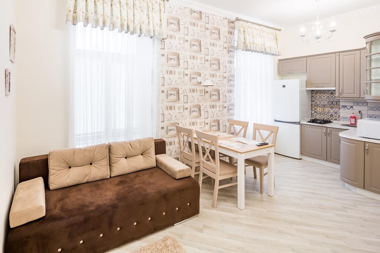 Leogrand Vip Apartments On Udatnogo 4 Lviv Extérieur photo